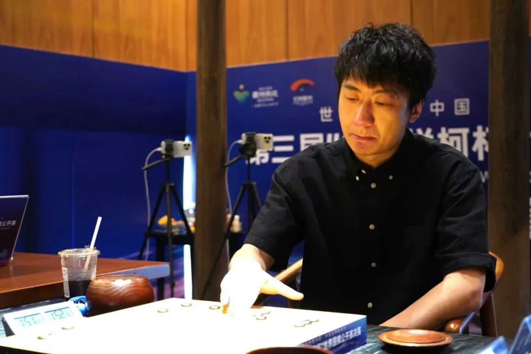 击败韩国围棋第一人申真谞!党毅飞再夺世界冠军 击败韩国围棋第一人申真谞!党毅飞再夺世界冠军