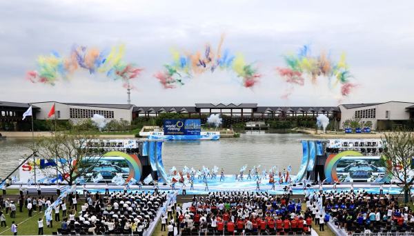 破浪成光,桨动水乡,2025世界赛艇锦标赛在上海开幕 破浪成光,桨动水乡,2025世界赛艇锦标赛在上海开幕